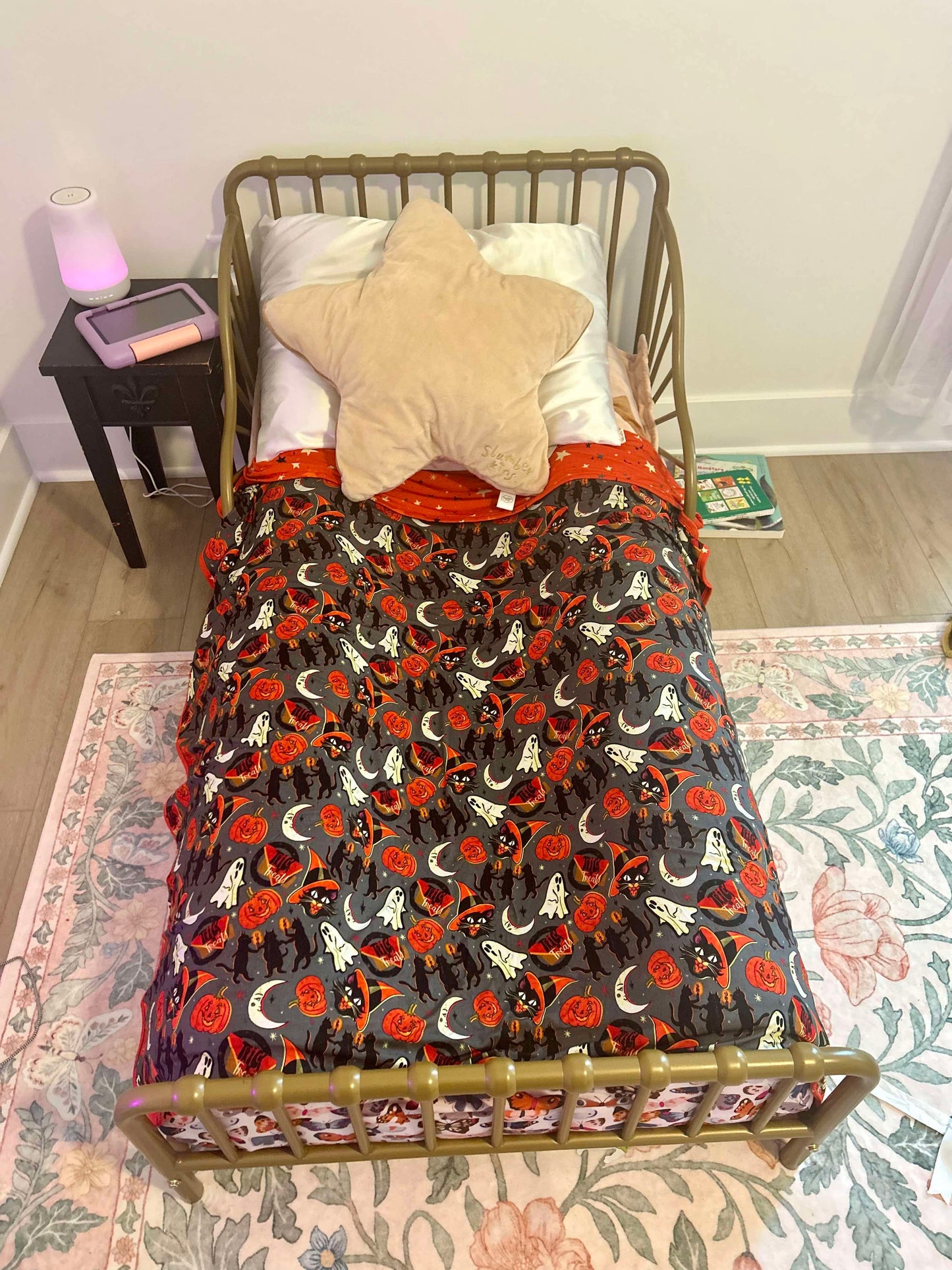 Salem’s Seance Bamboo Blanket